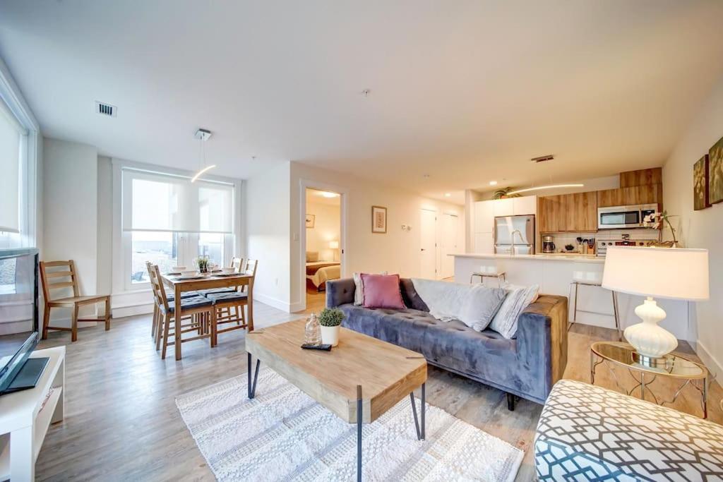 Luxurious Modern 2Br Condo Sleeps 5 Coffee, Ac, Wifiハリファックス エクステリア 写真