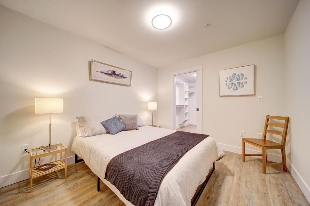 Luxurious Modern 2Br Condo Sleeps 5 Coffee, Ac, Wifiハリファックス エクステリア 写真