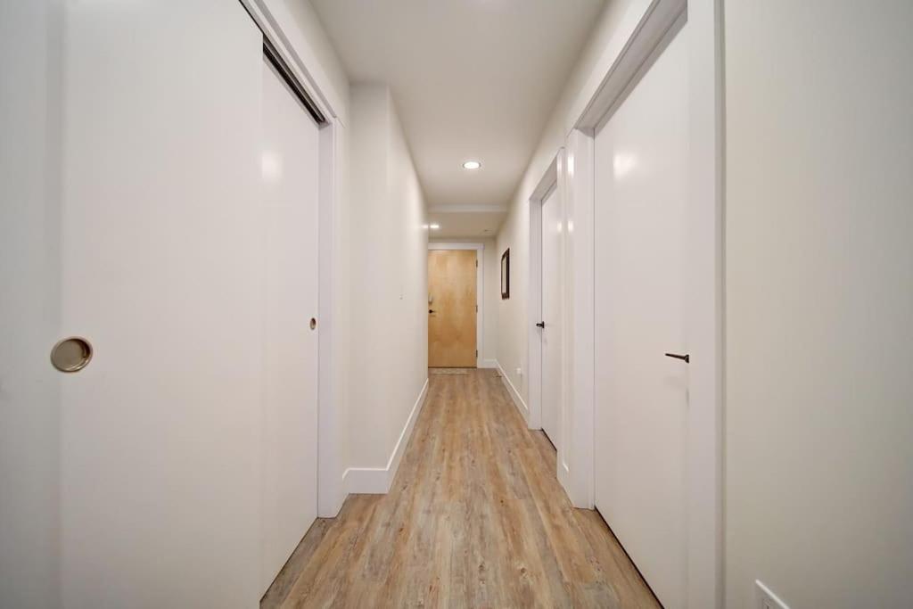Luxurious Modern 2Br Condo Sleeps 5 Coffee, Ac, Wifiハリファックス エクステリア 写真