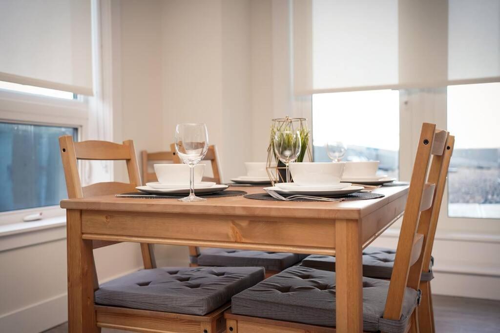 Luxurious Modern 2Br Condo Sleeps 5 Coffee, Ac, Wifiハリファックス エクステリア 写真